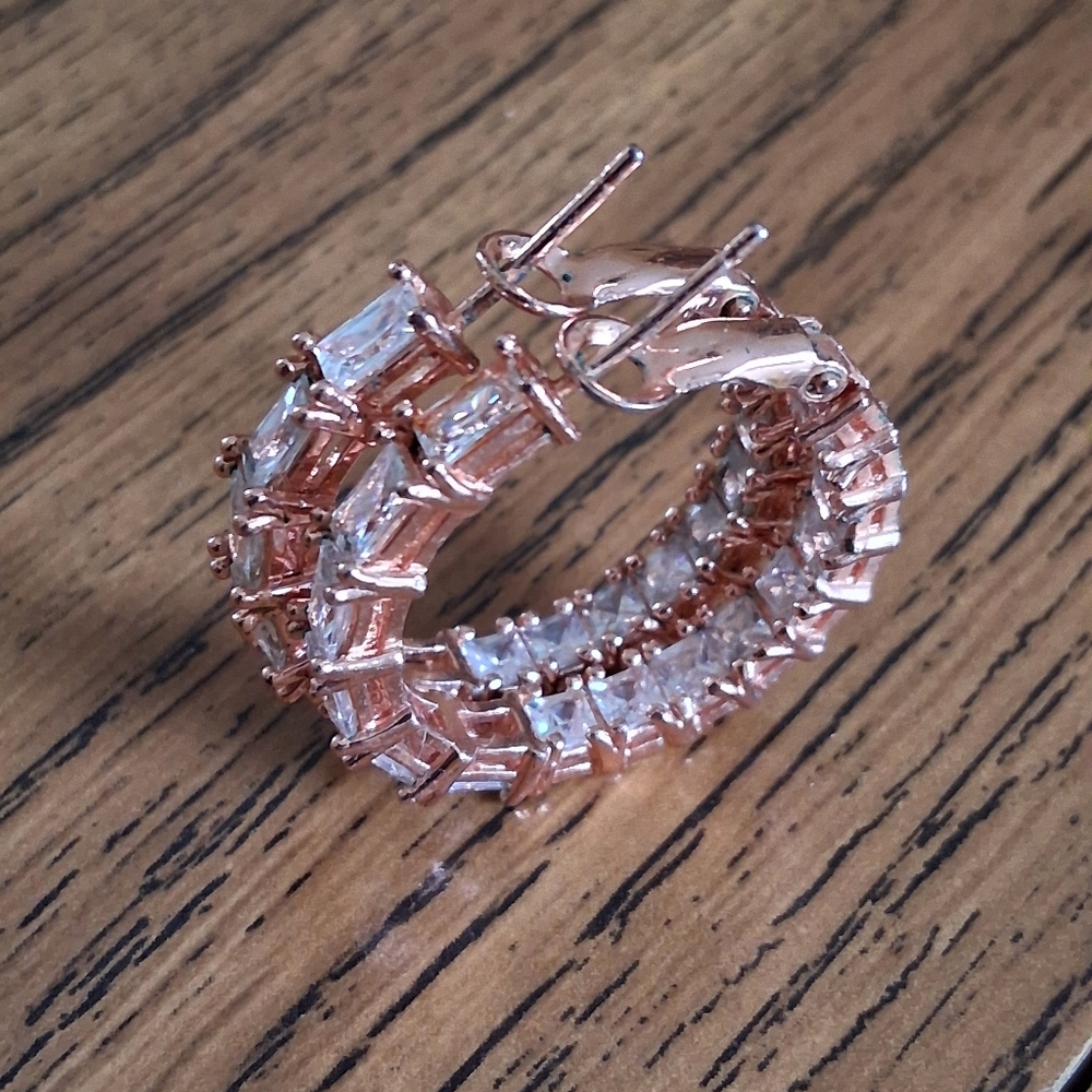 Elegant Rose Gold And Crystal Hoop Earrings EUC - Picture 2 of 11